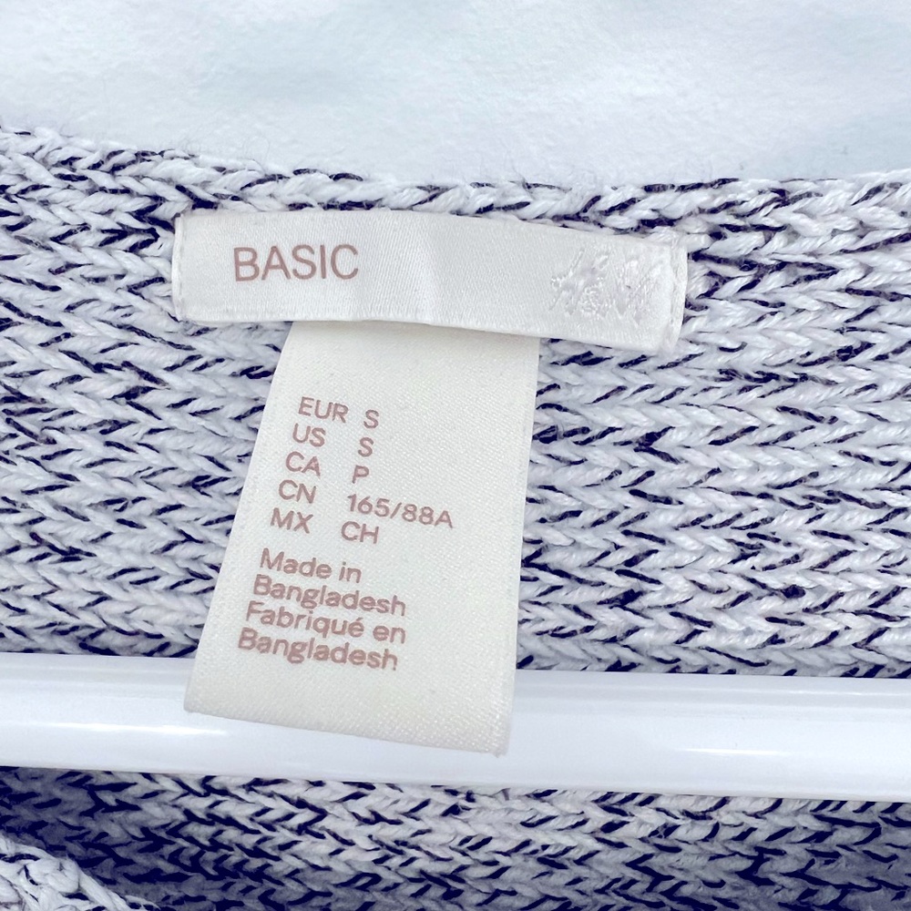H&M Basic Sweater - Picture 2 of 3